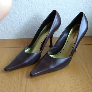 BCBG Chocolate Leather Katchen Pump